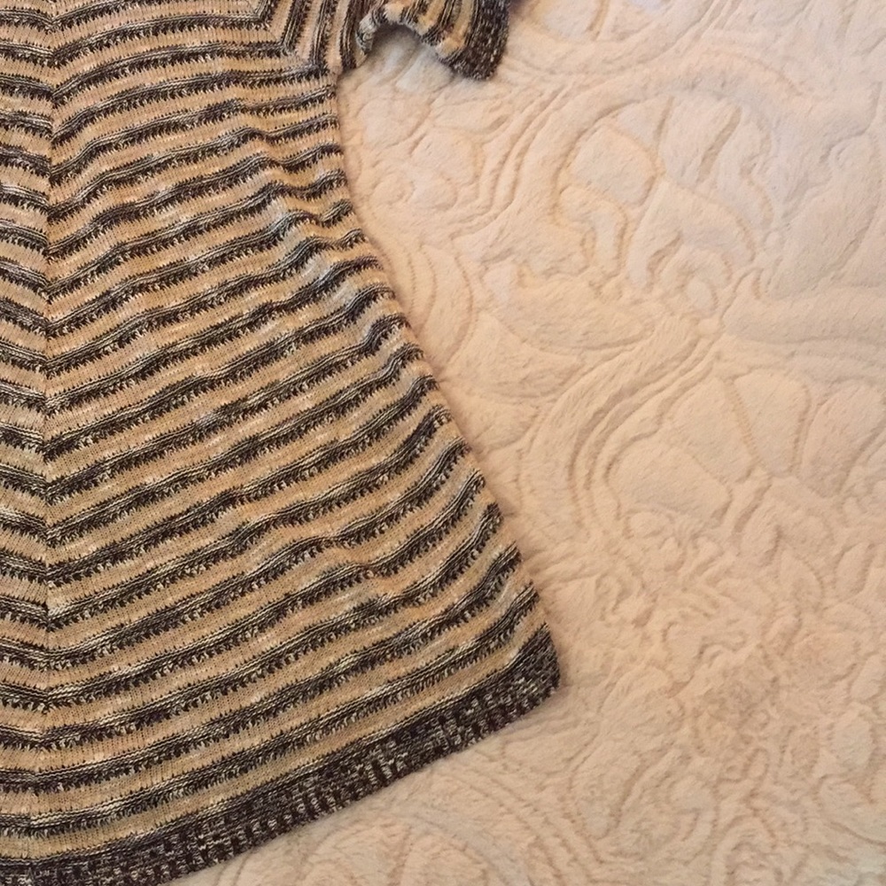 Top - Picture 3 of 4